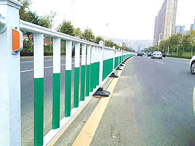 道路隔离护栏 - 问鼎国际图片3